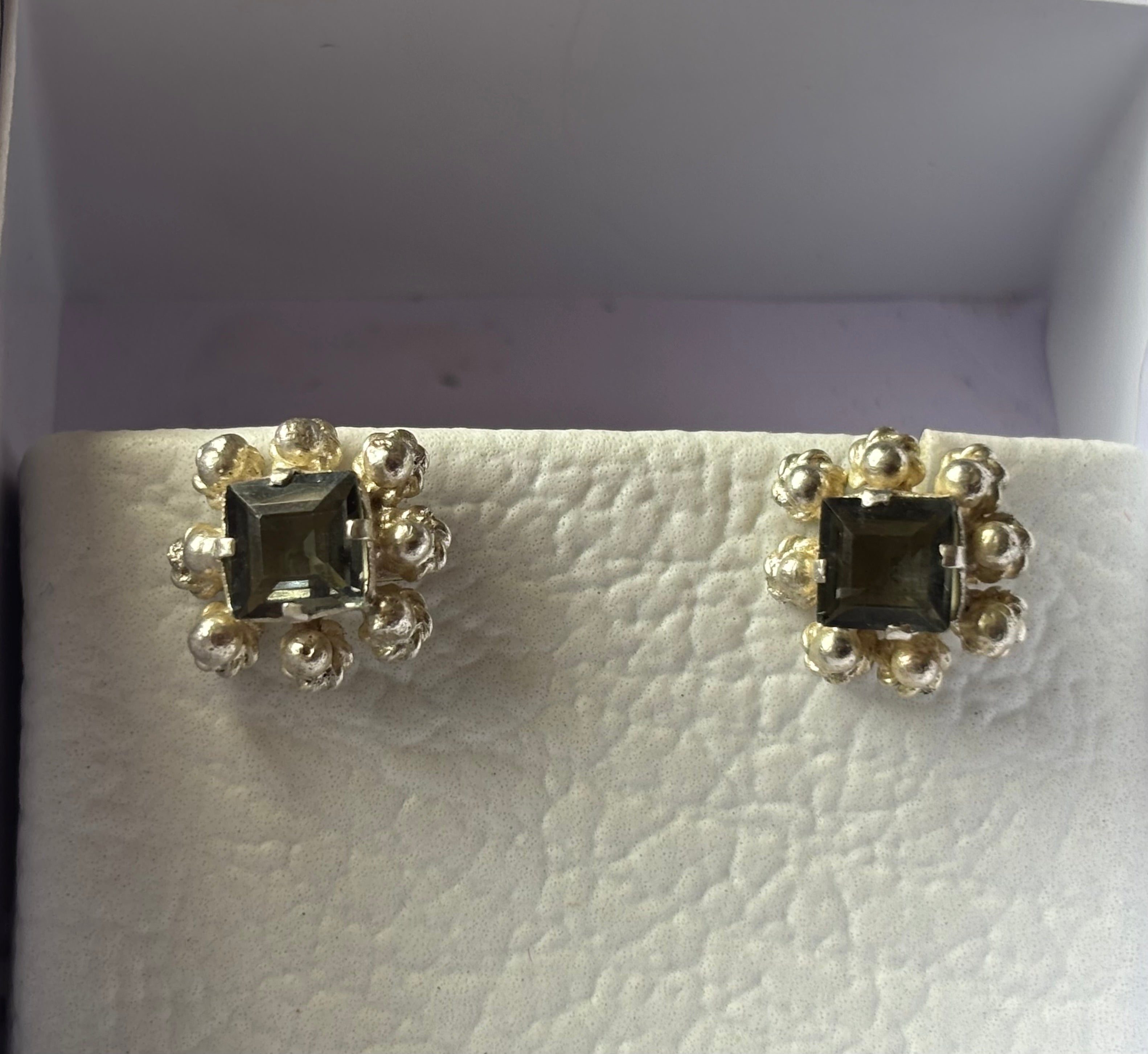 Natural Spinal Stud Earrings