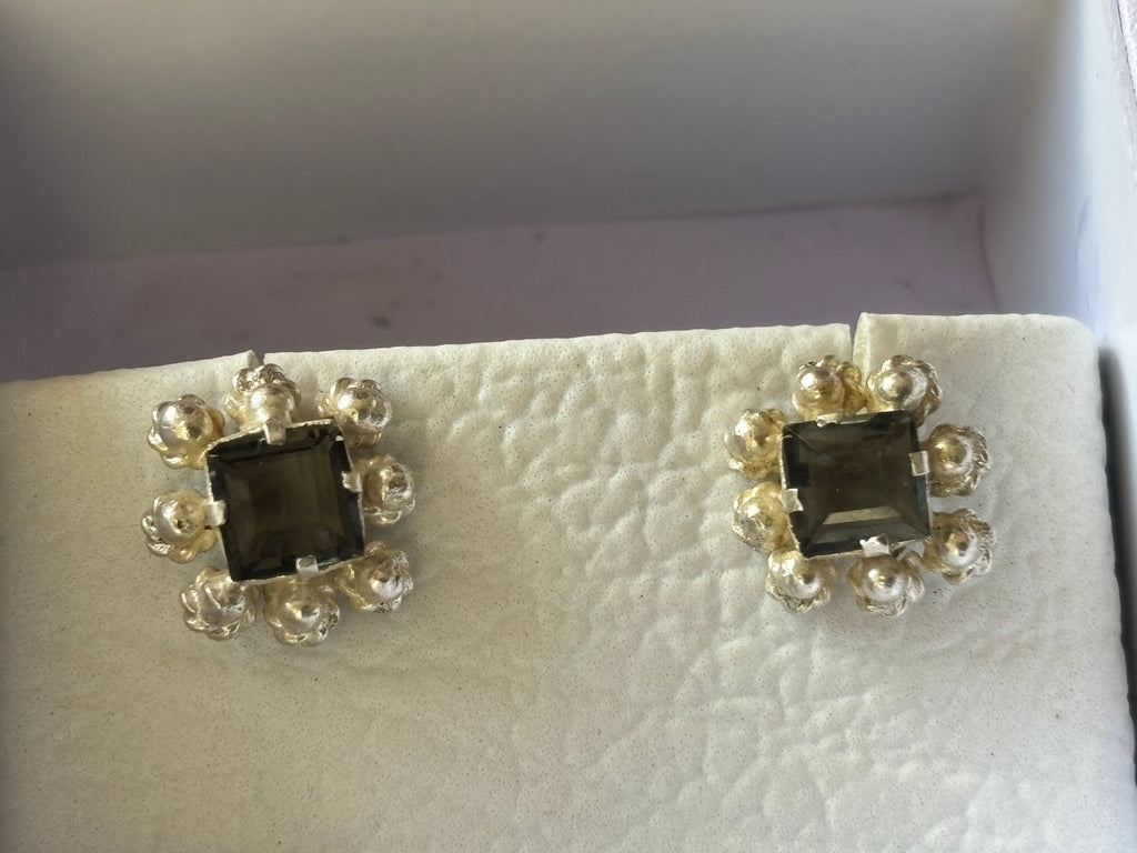 Natural Spinal Stud Earrings